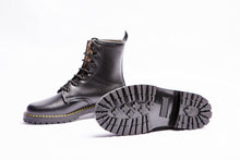 Carica l'immagine nel visualizzatore di Gallery, Scarponcino Artigianale Anfibio Nero