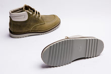 Carica l'immagine nel visualizzatore di Gallery, Scarponcino Artigianale con Vaschetta Verde