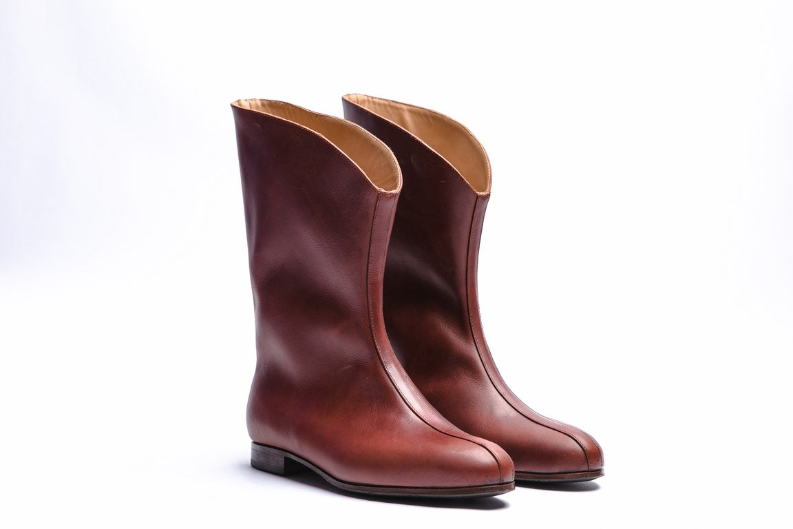 Stivale medio con taglio obliquo - Calzature Alverso